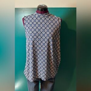 Ava James Elegant Blue White Patterned Sleeveless Blouse